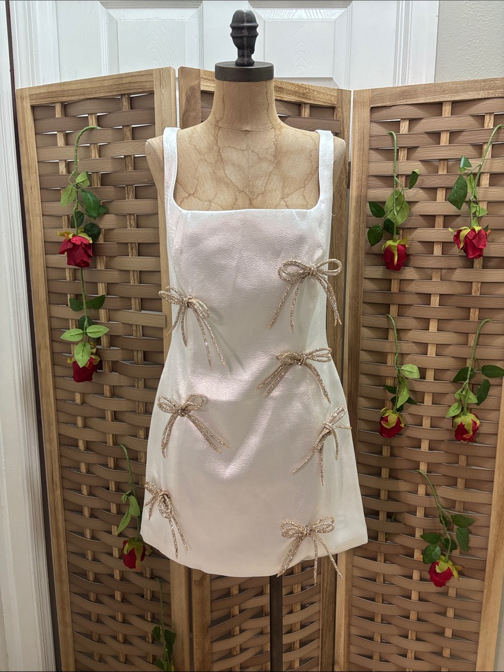 Milkwhite - Picture 2 of 7